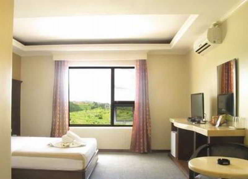 Hotel Hilltop 2*