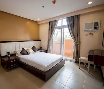 Santoni's Place *