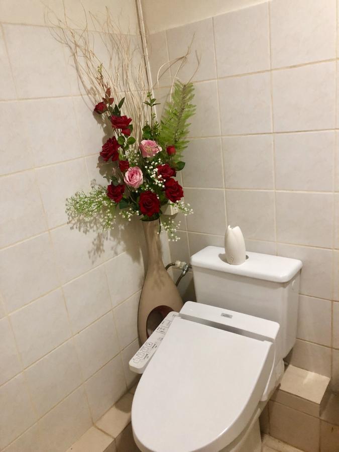 Bea's Space At One Oasis Condominium