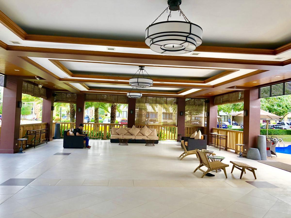 Bea's Space At One Oasis Condominium Apartment *