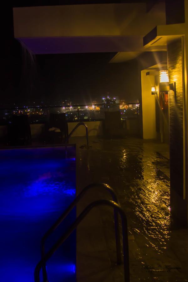 Mabolo Garden Flat A7 Near Ayala Mall Apartment