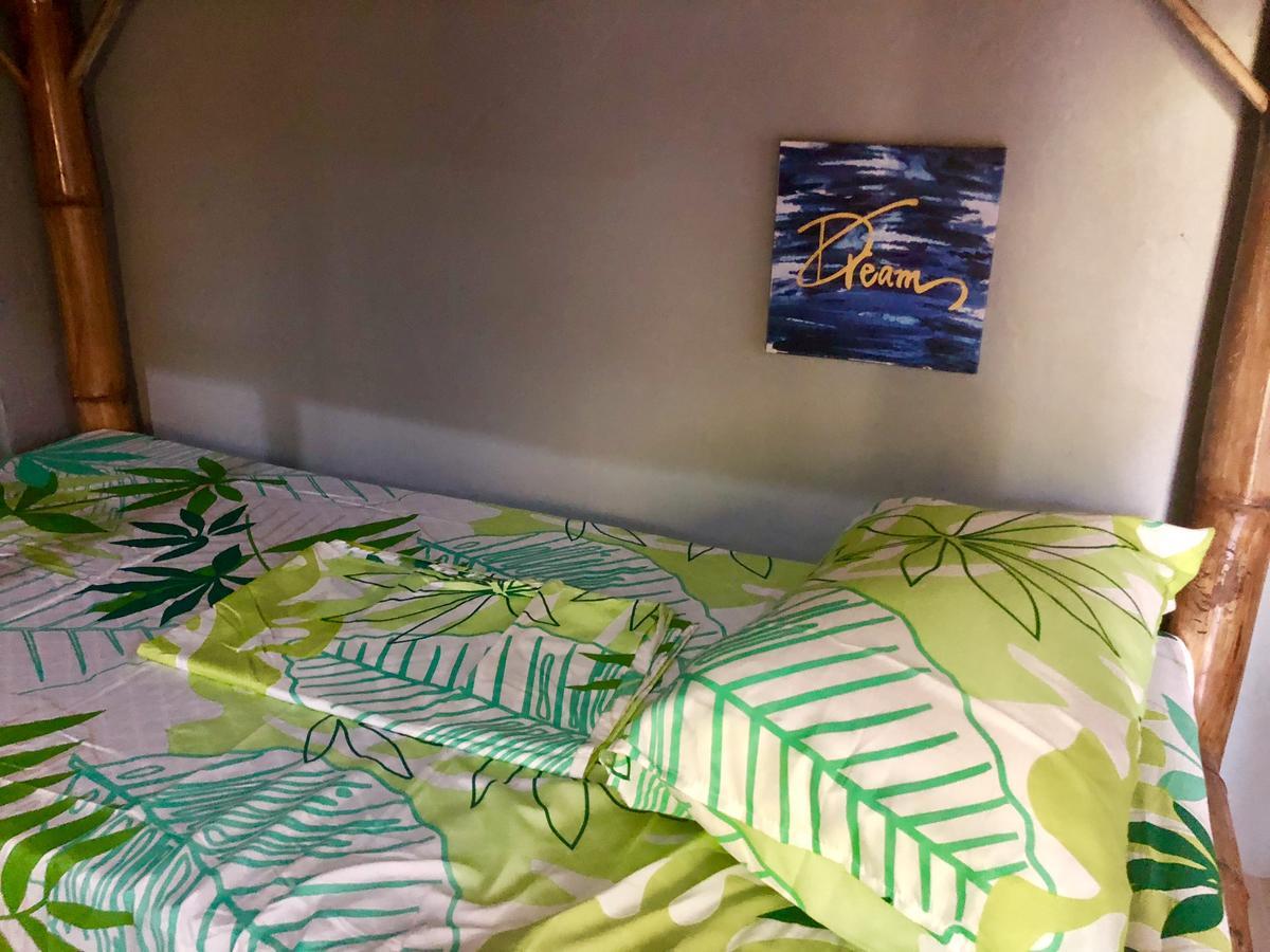 Lionfish Backpackers (adults Only) Hostel Logon
