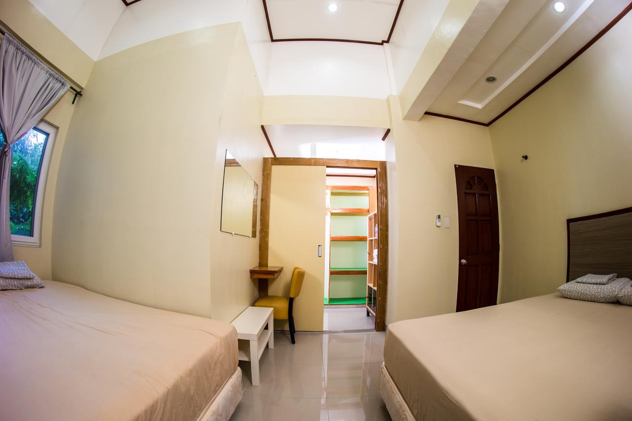 Seafari Resort 2*