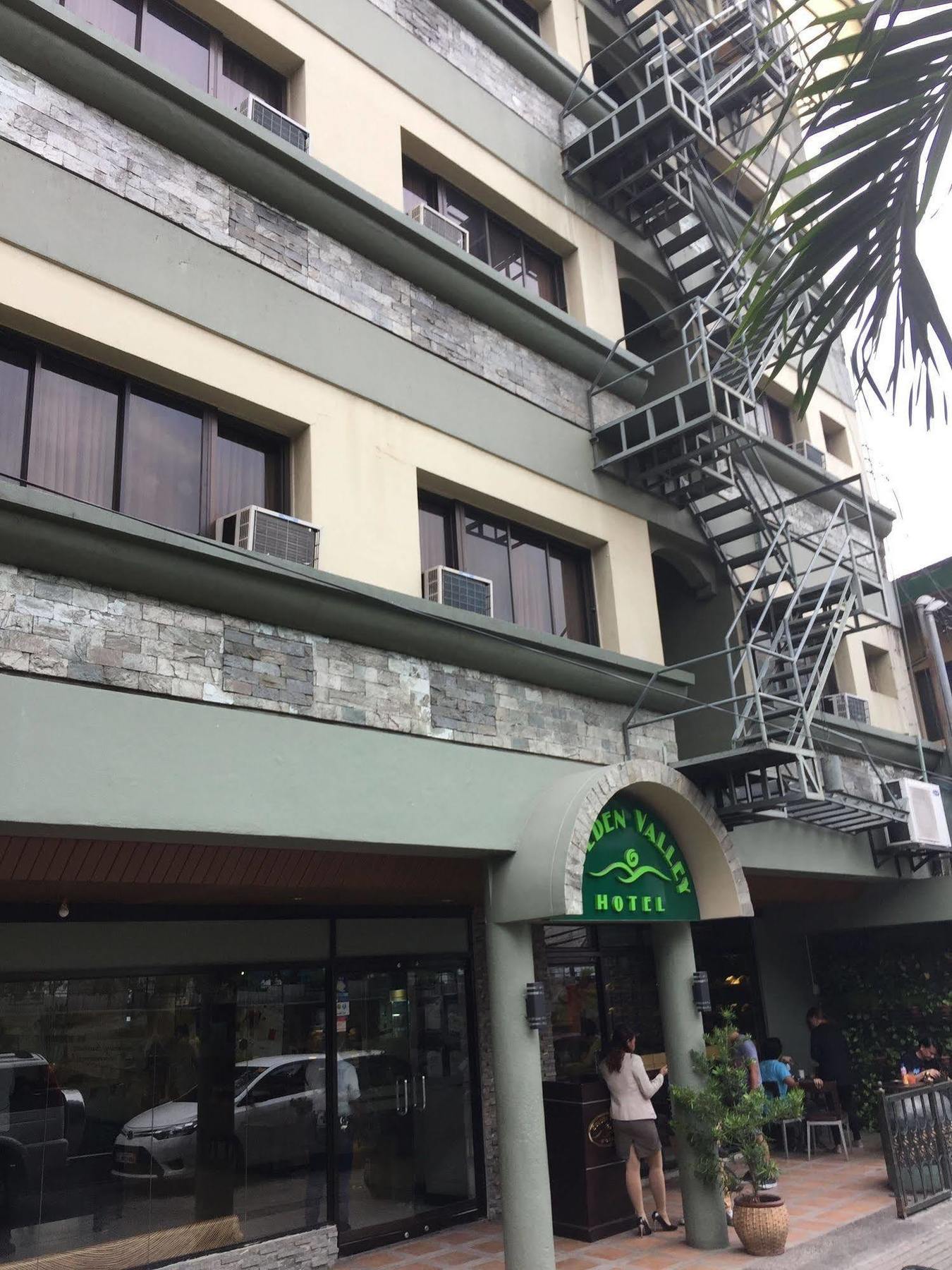 Golden Valley Hotel