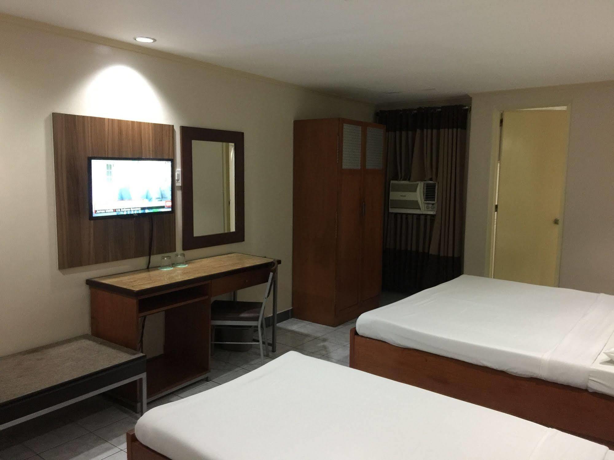 Golden Valley Hotel