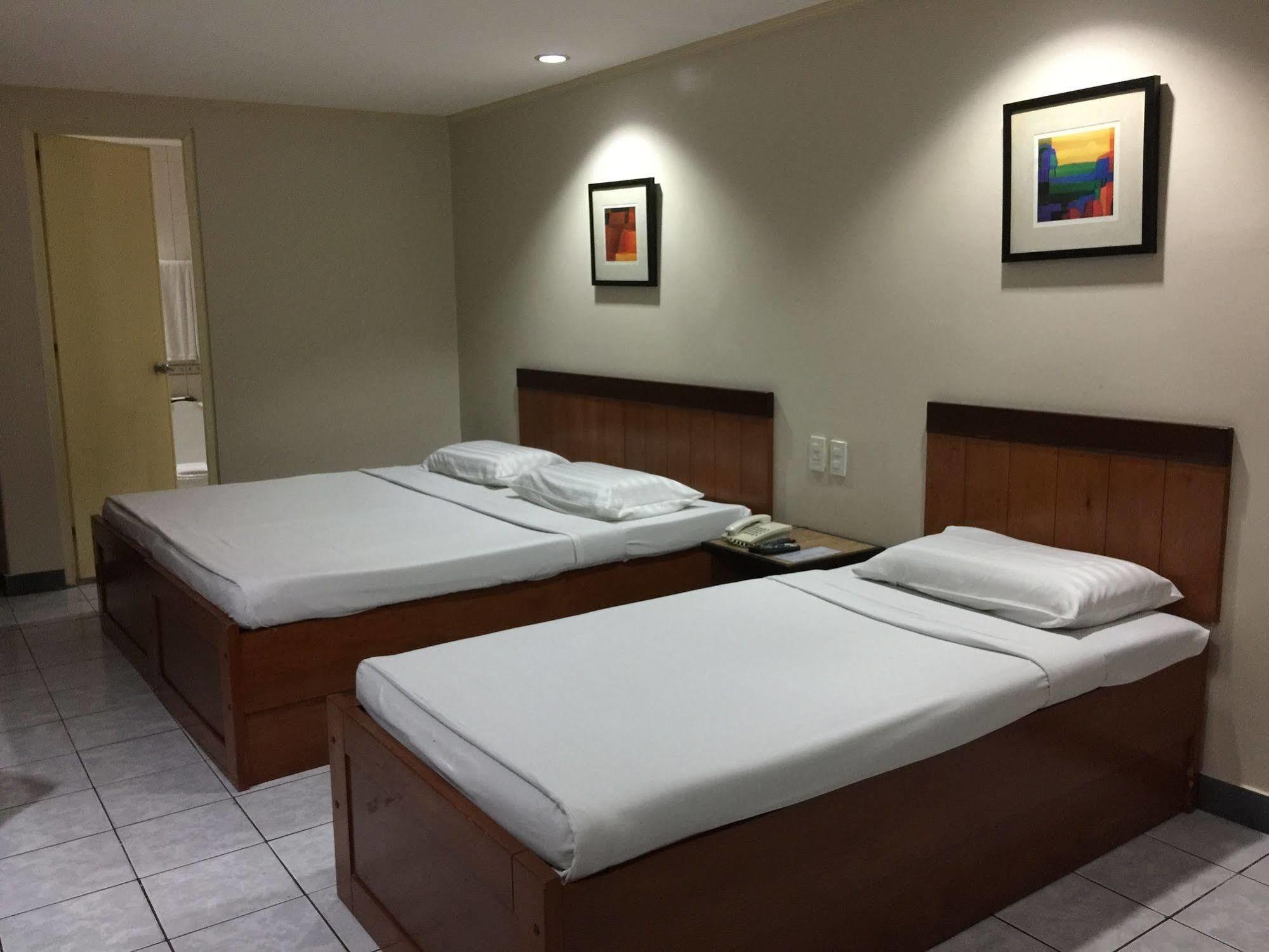 Golden Valley Hotel 2*