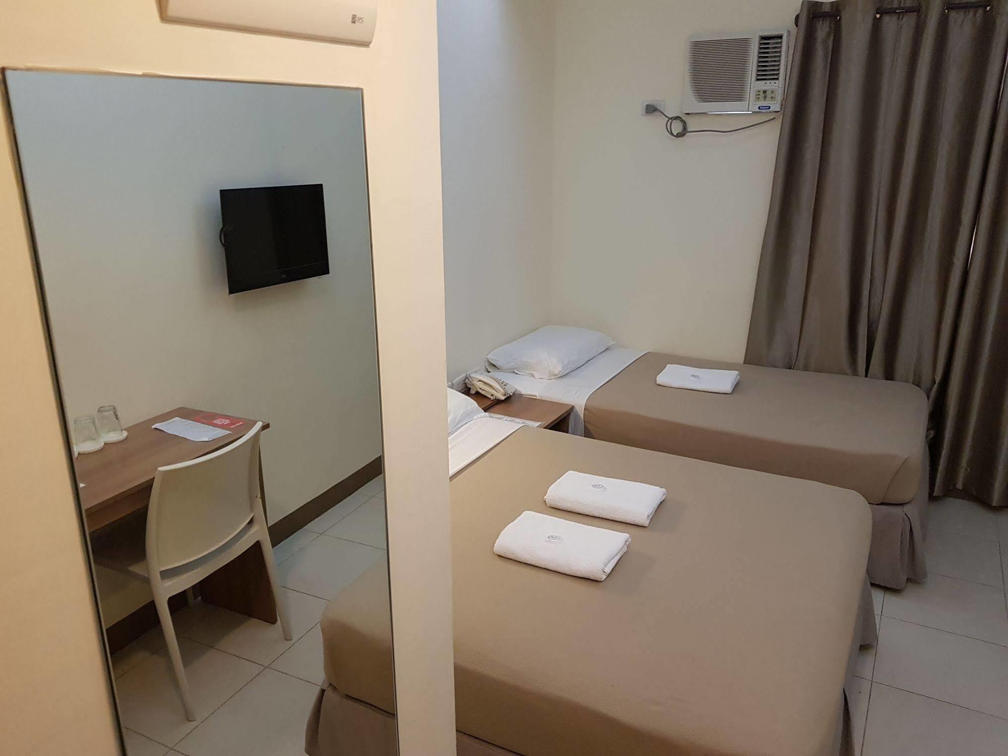 The Center Hotel 2*