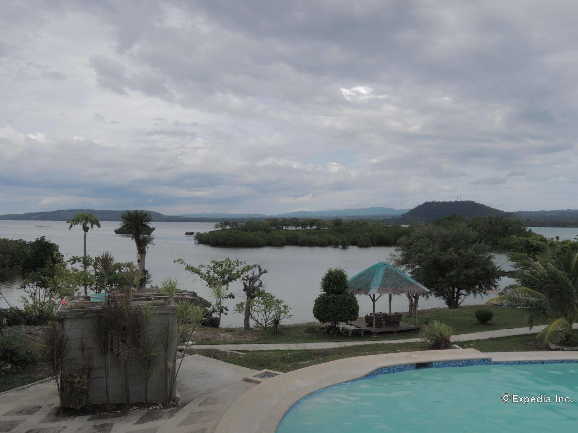 Resort Moalboal 3*