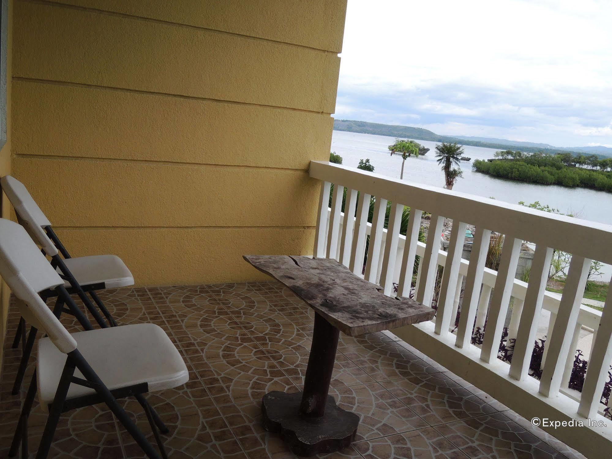 Resort Moalboal 3*