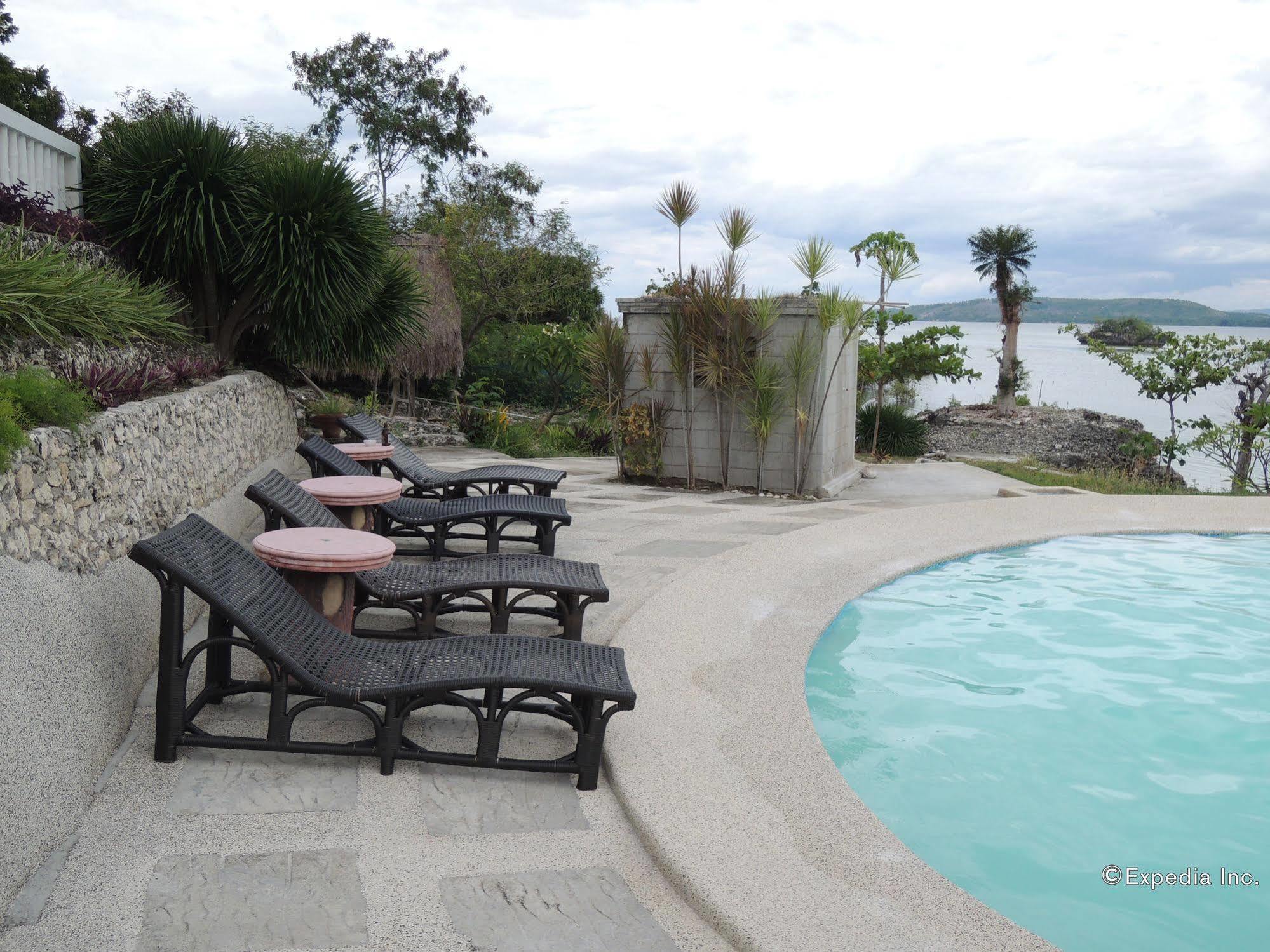 Resort Moalboal 3*