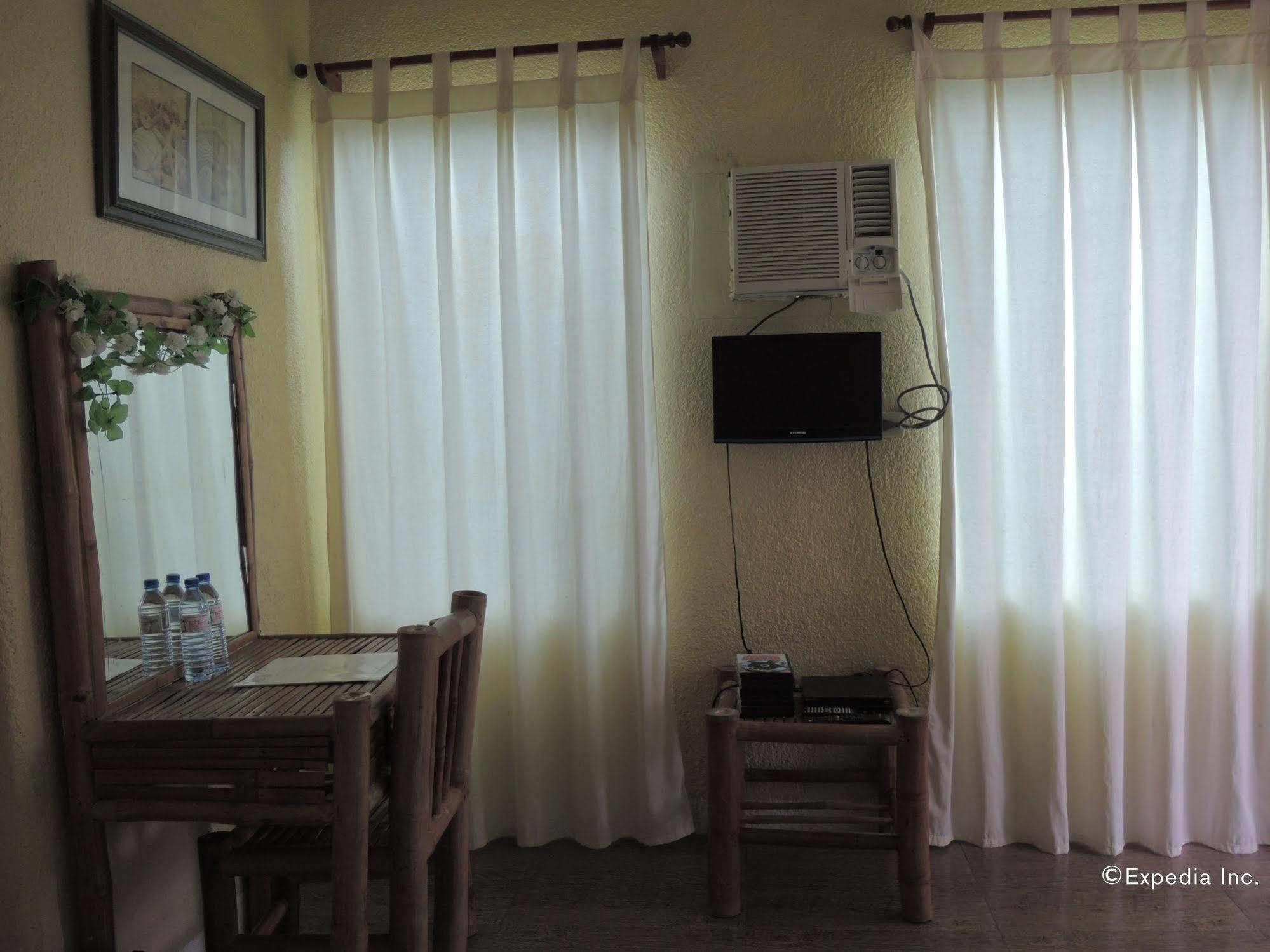 Moalboal Resort 3*
