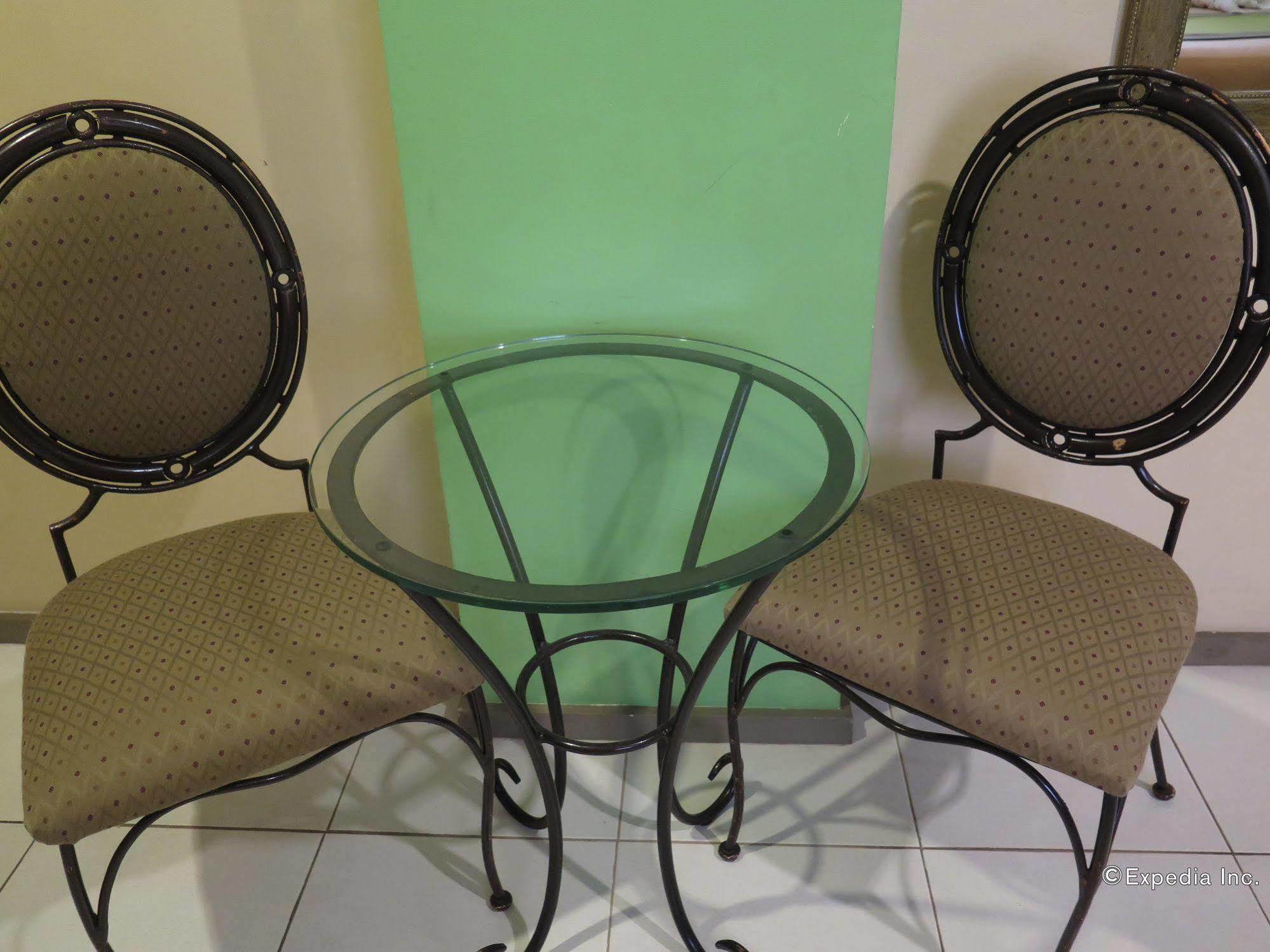 R Capitol Hotel 3*