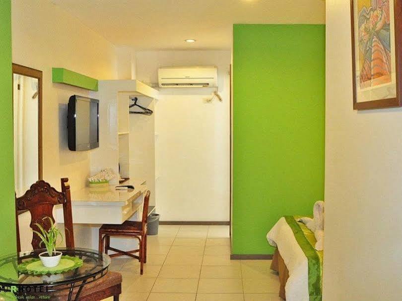 R Capitol Hotel 3*