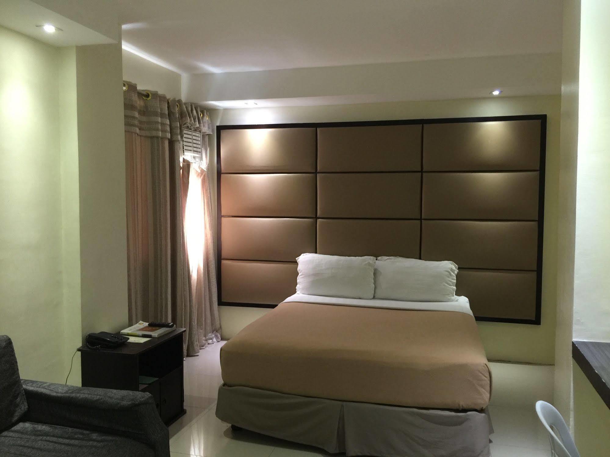 Hotel Canberry Cebu