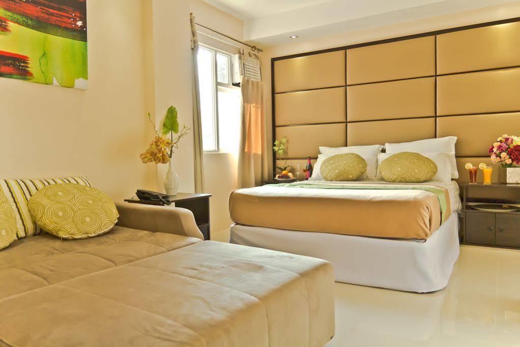 Canberry Hotel 2*
