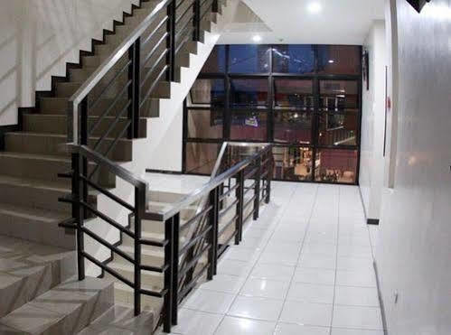 California Hotel 2*
