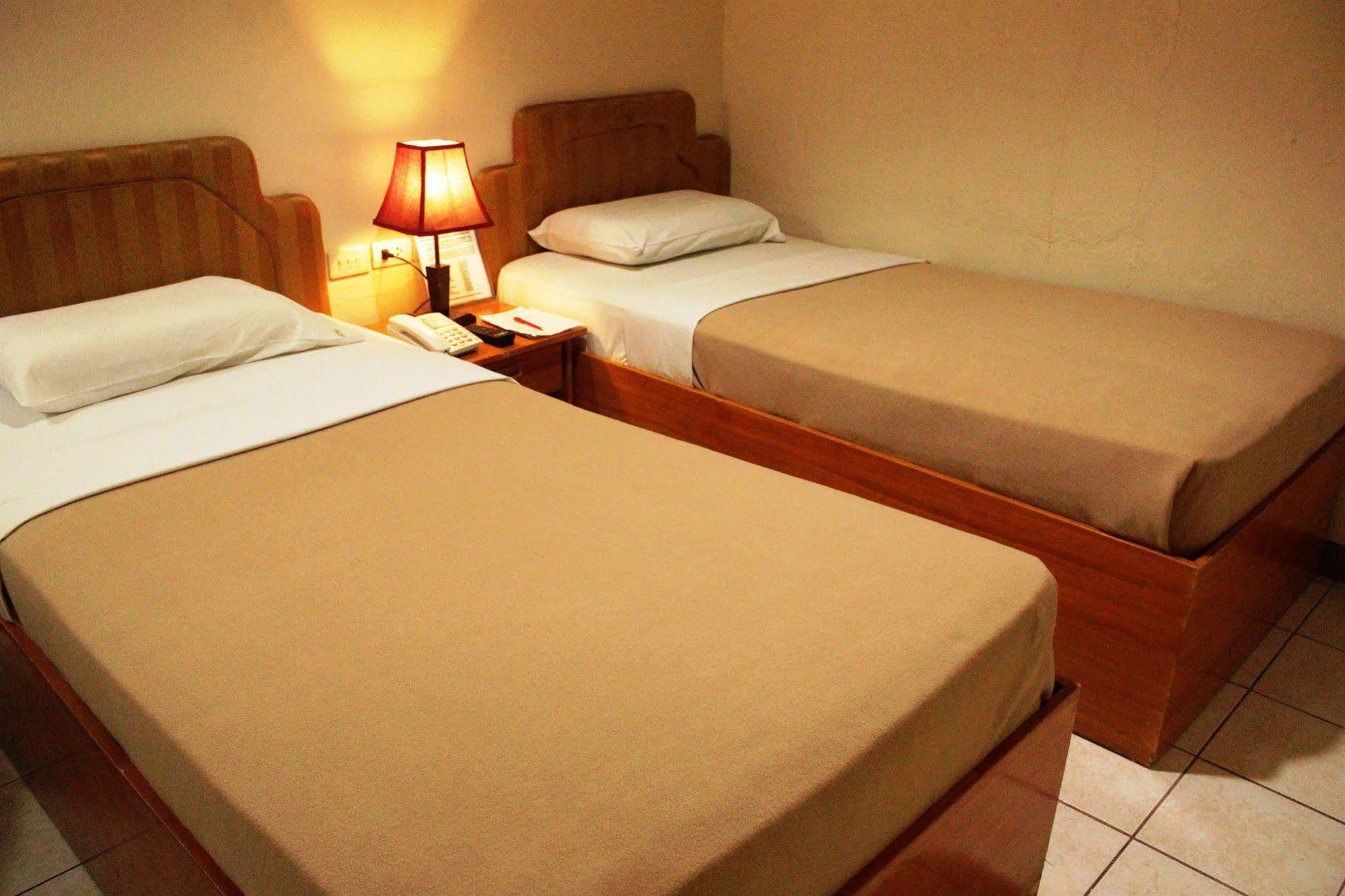 Hotel Elegant Circle 3*