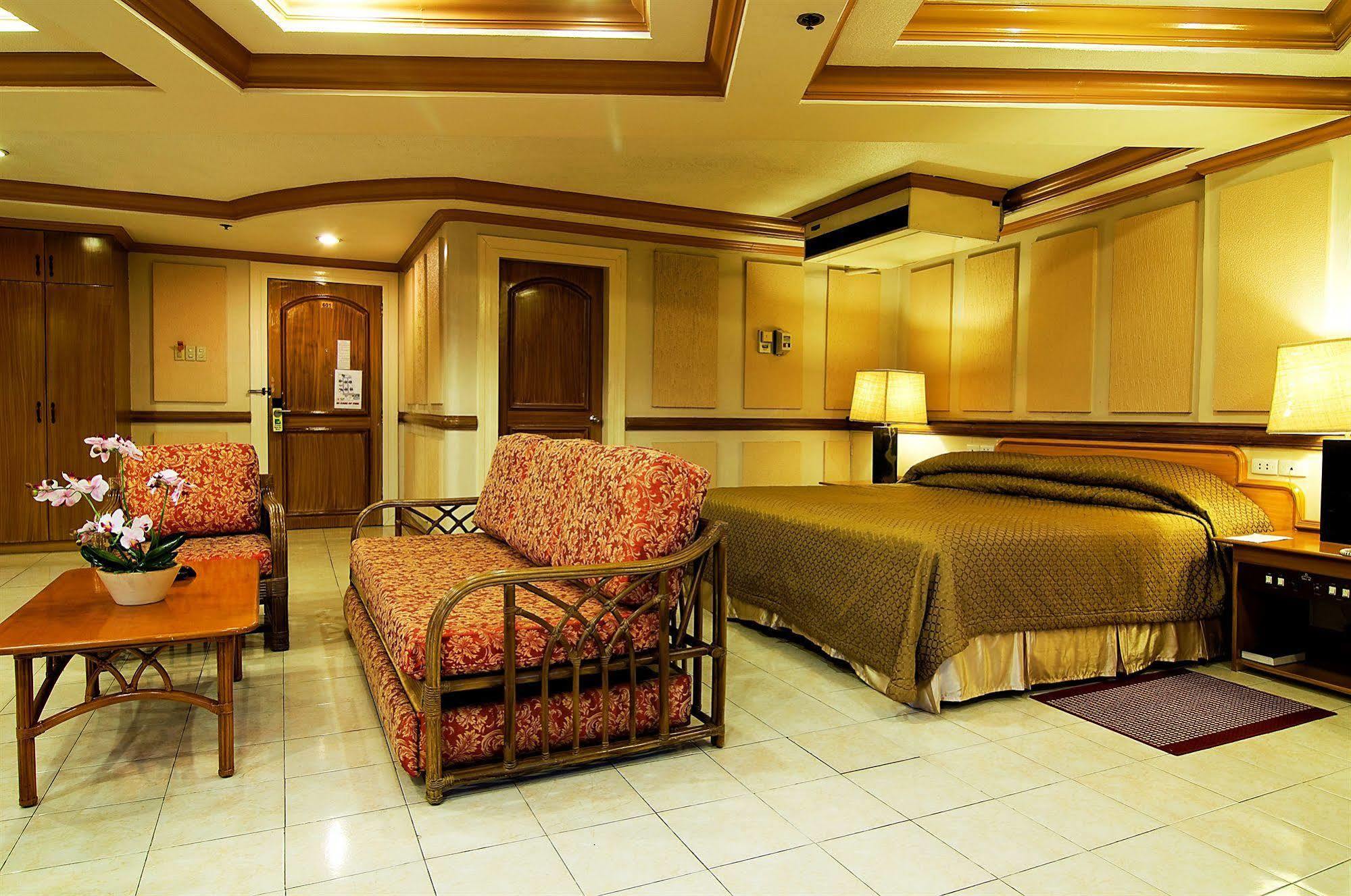 Elegant Circle Hotel
