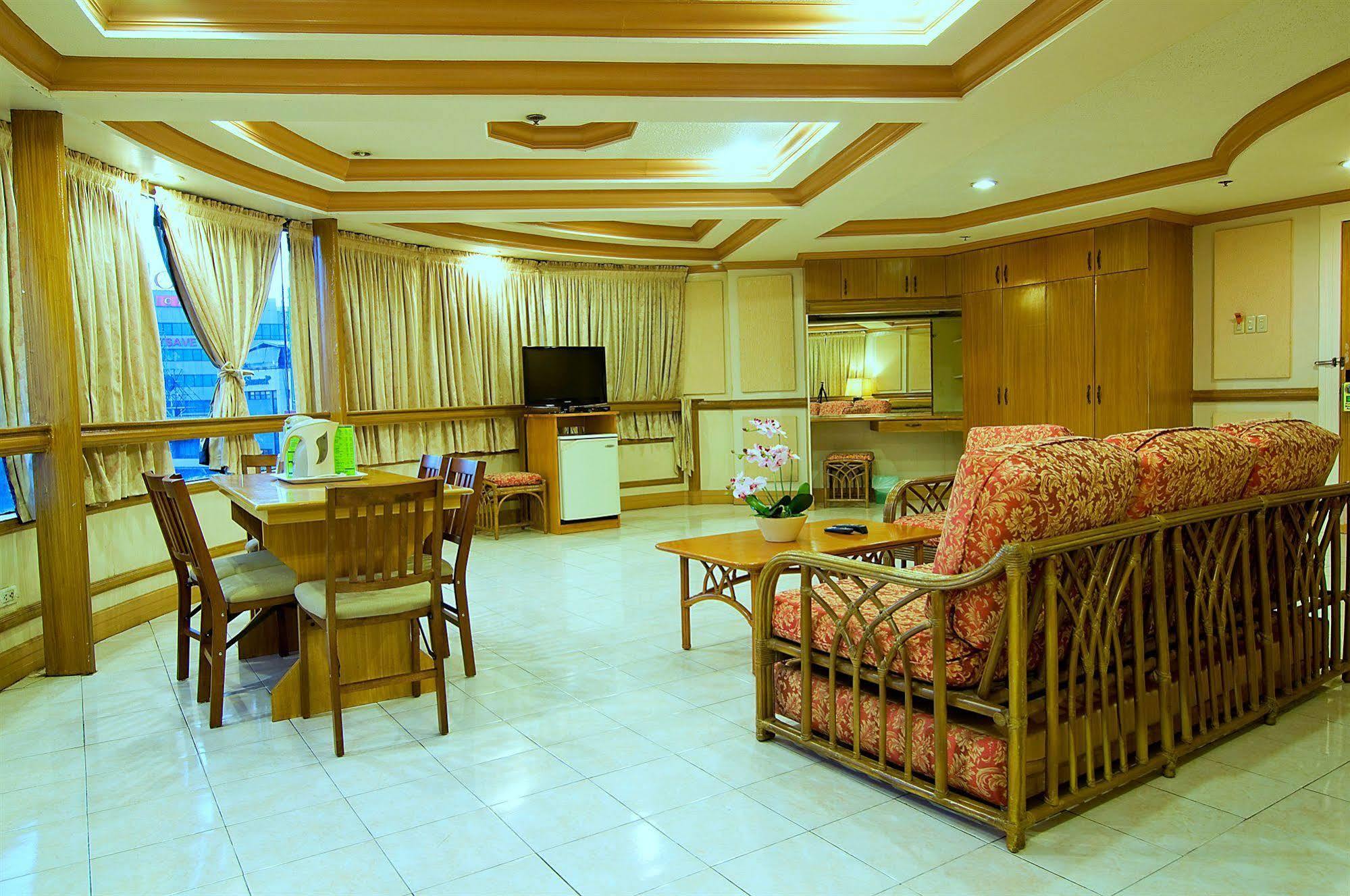 Elegant Circle Cebu