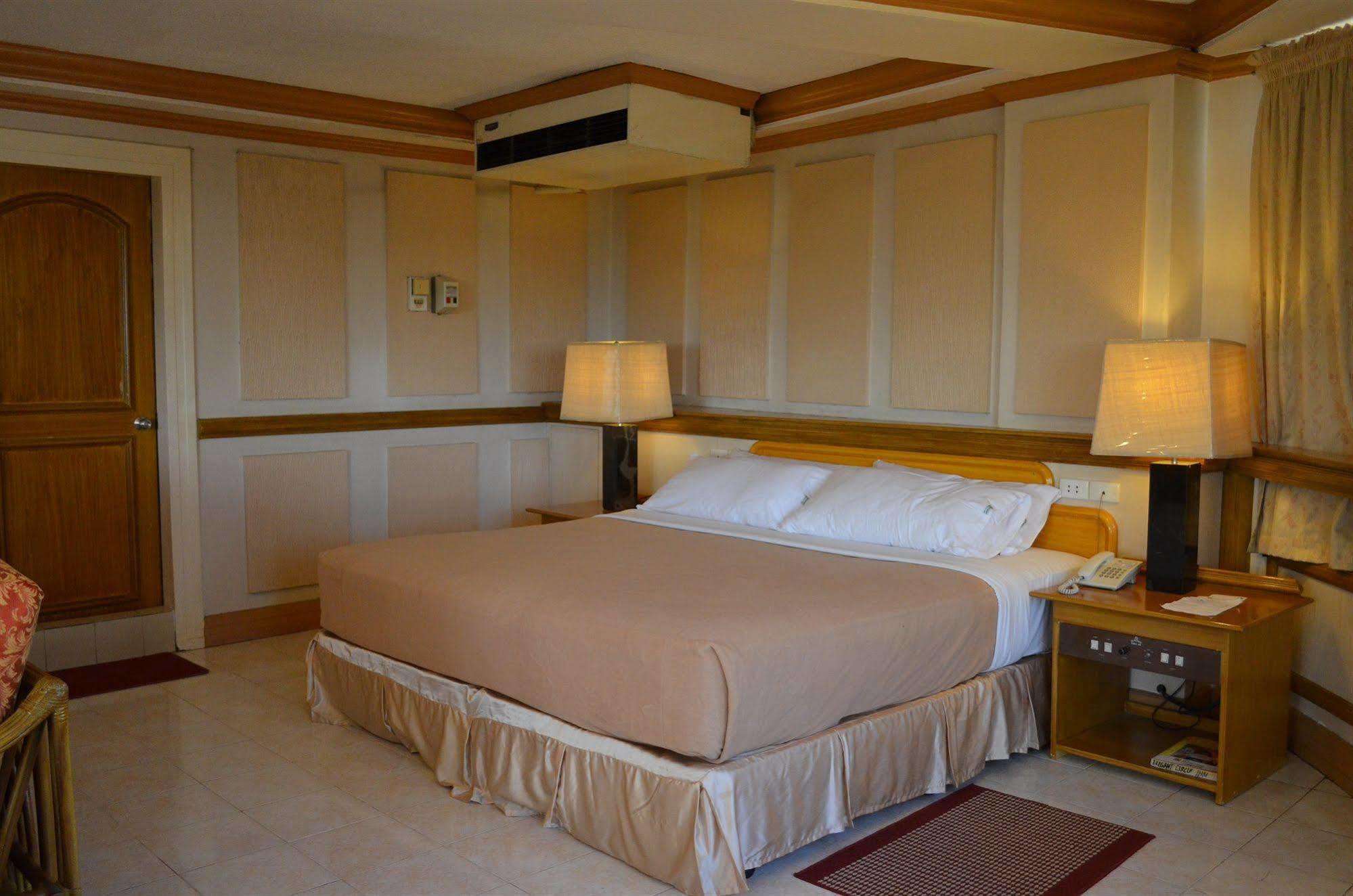 Elegant Circle 3*