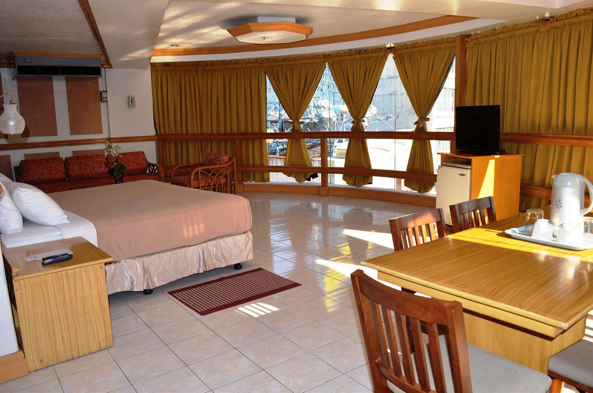 Hotel Elegant Circle Cebu