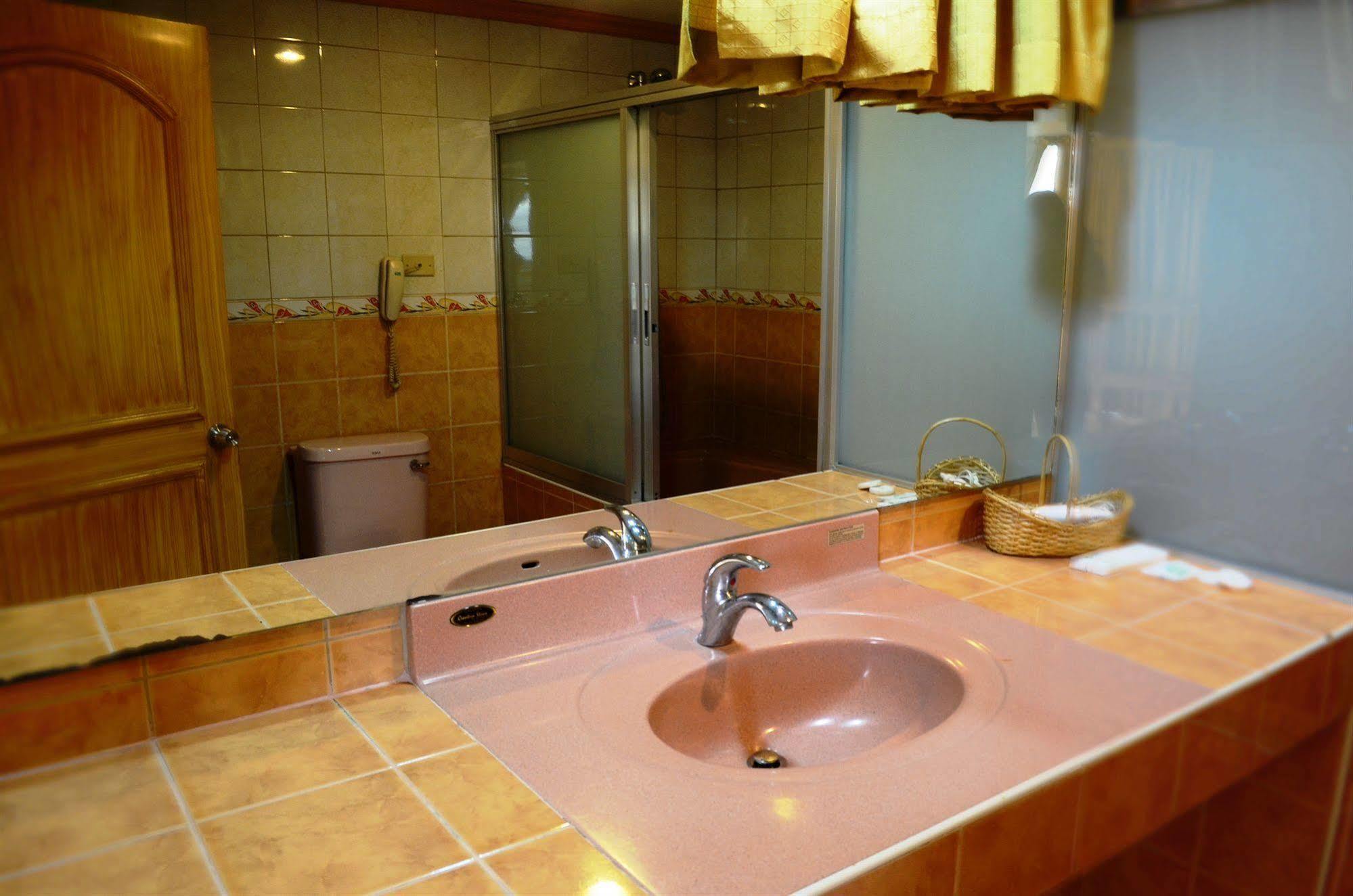 Hotel Elegant Circle 3*