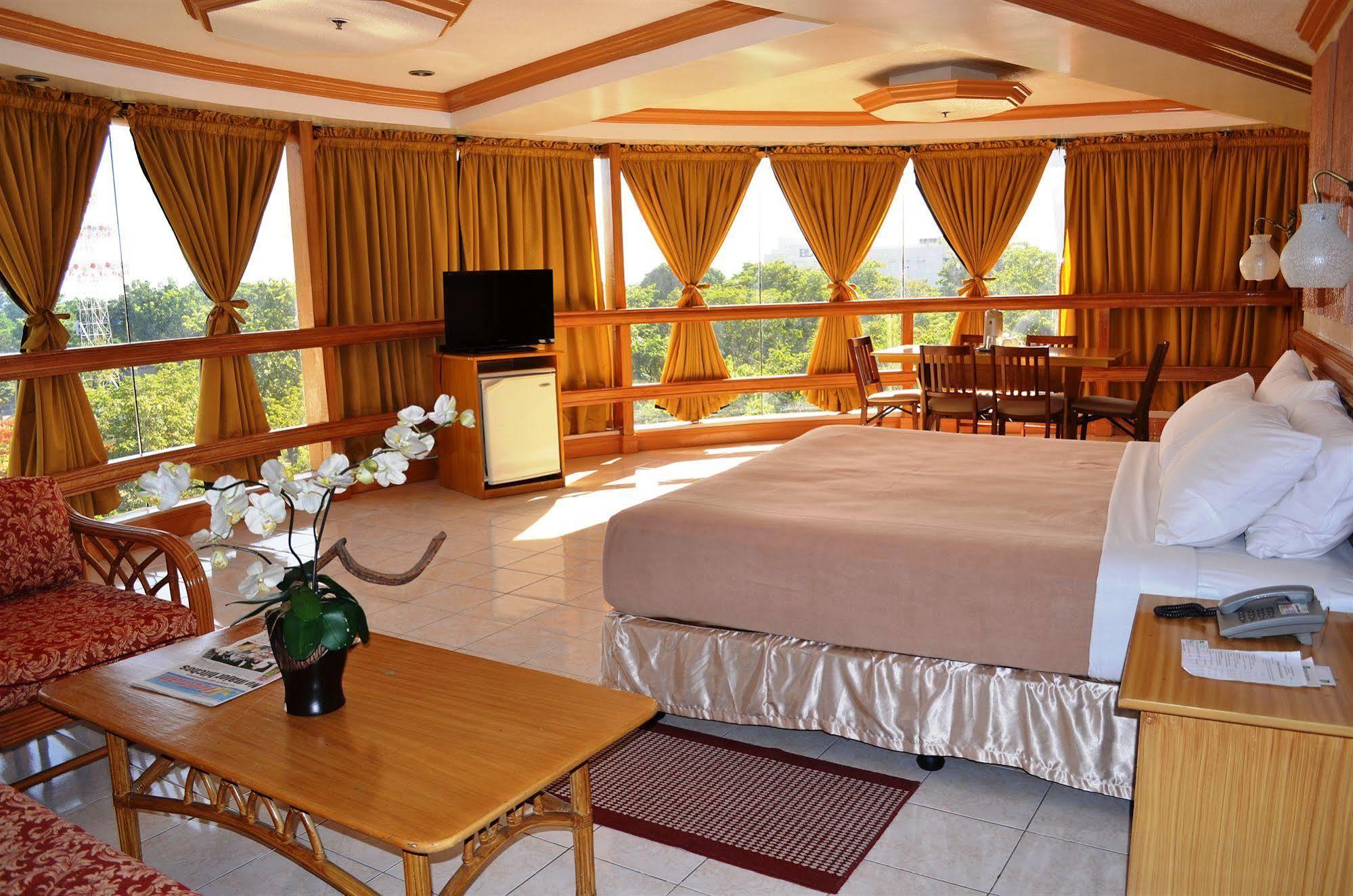 Hotel Elegant Circle