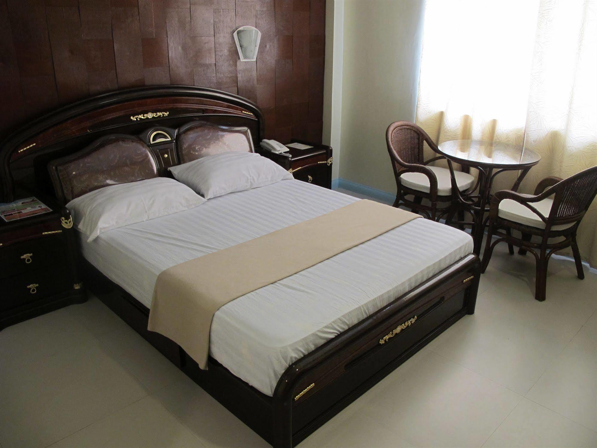 Hotel Hilltop 2*