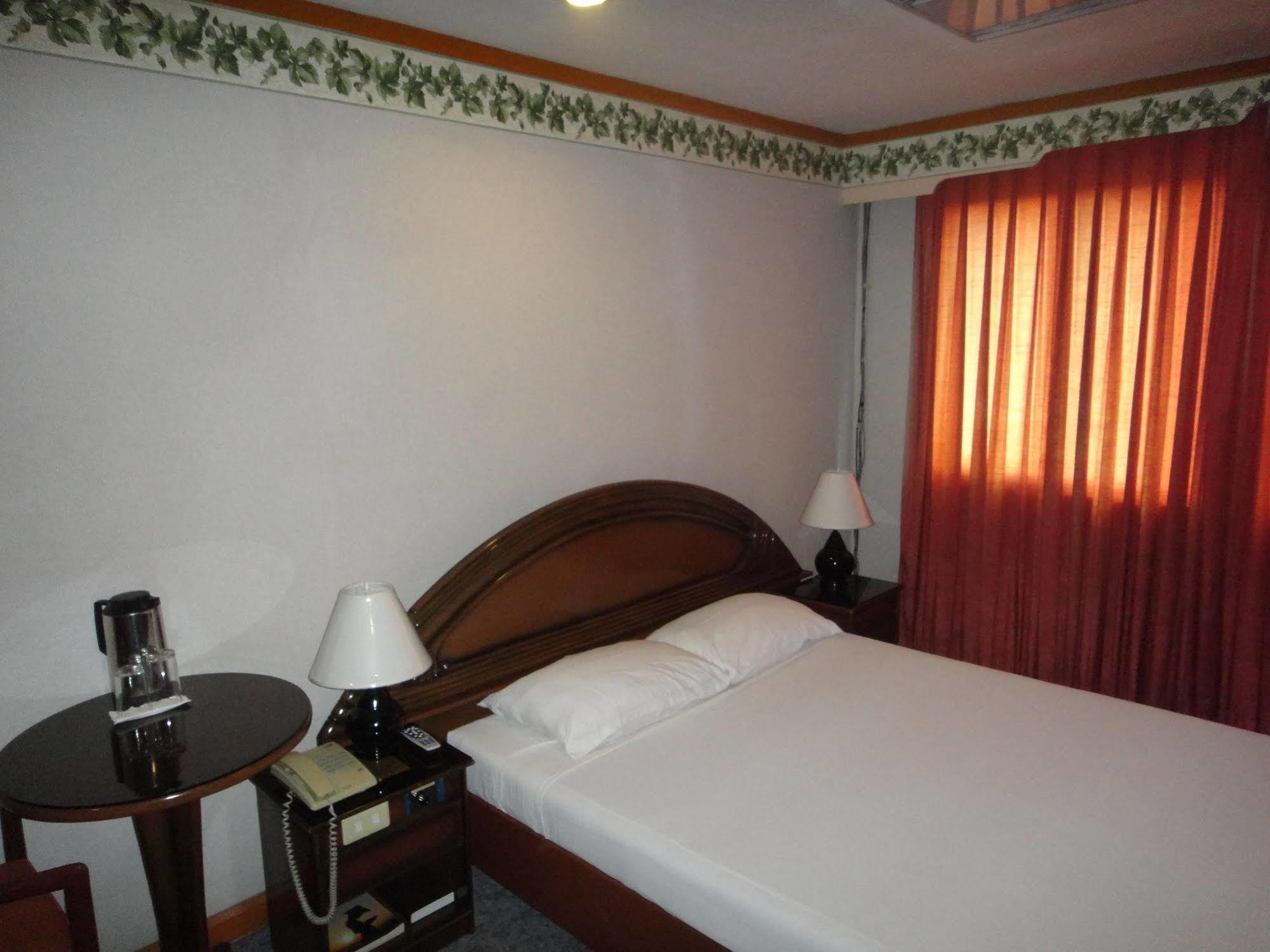 Plaza Hotel Cebu