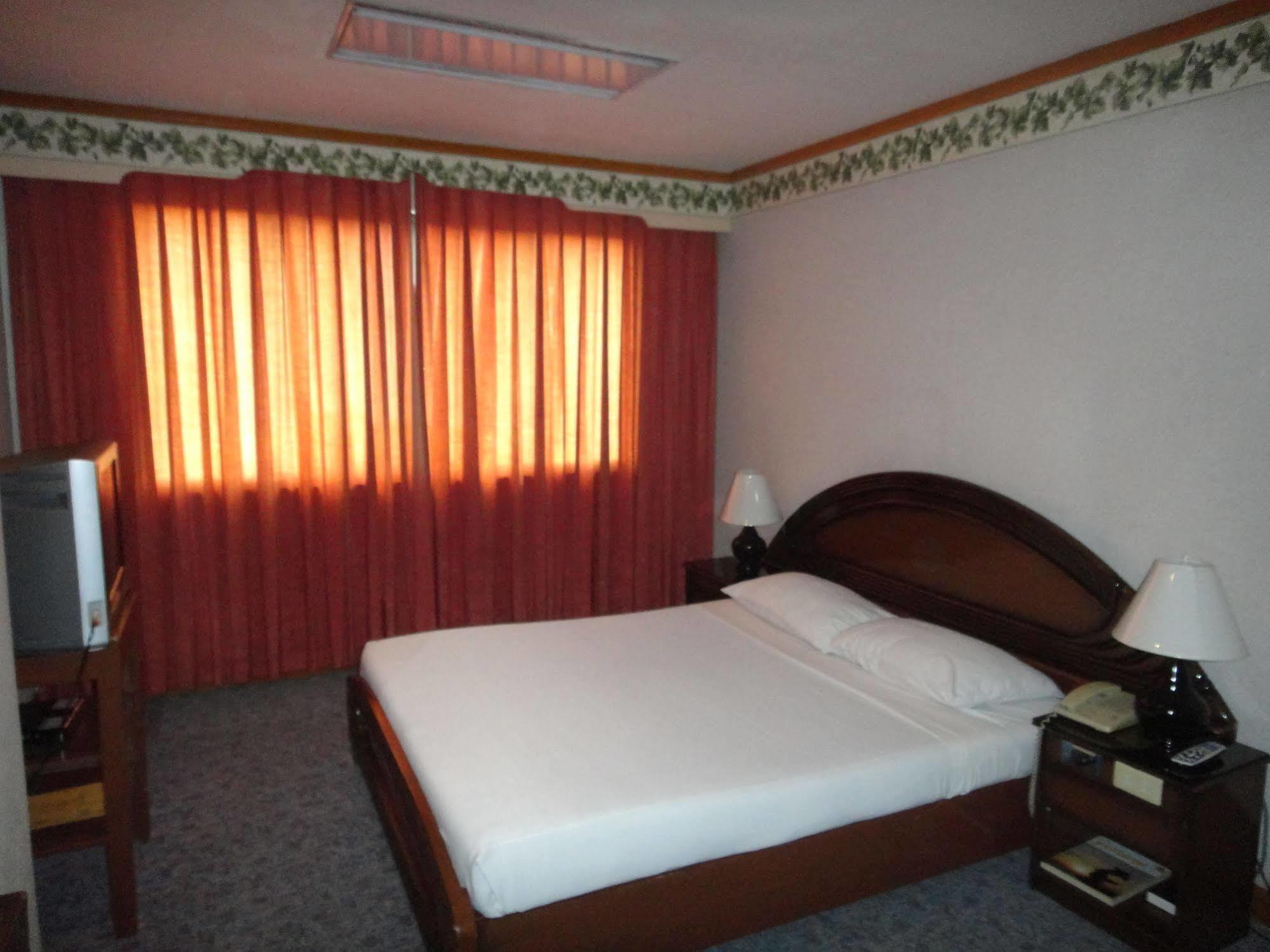 Hotel Plaza 3*