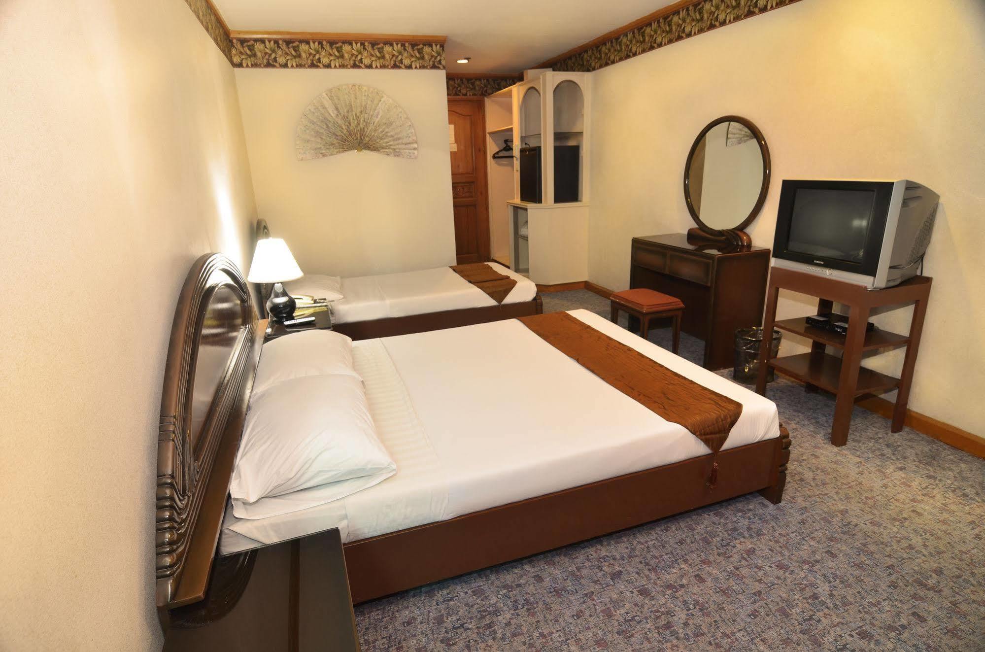Hotel Plaza 3*