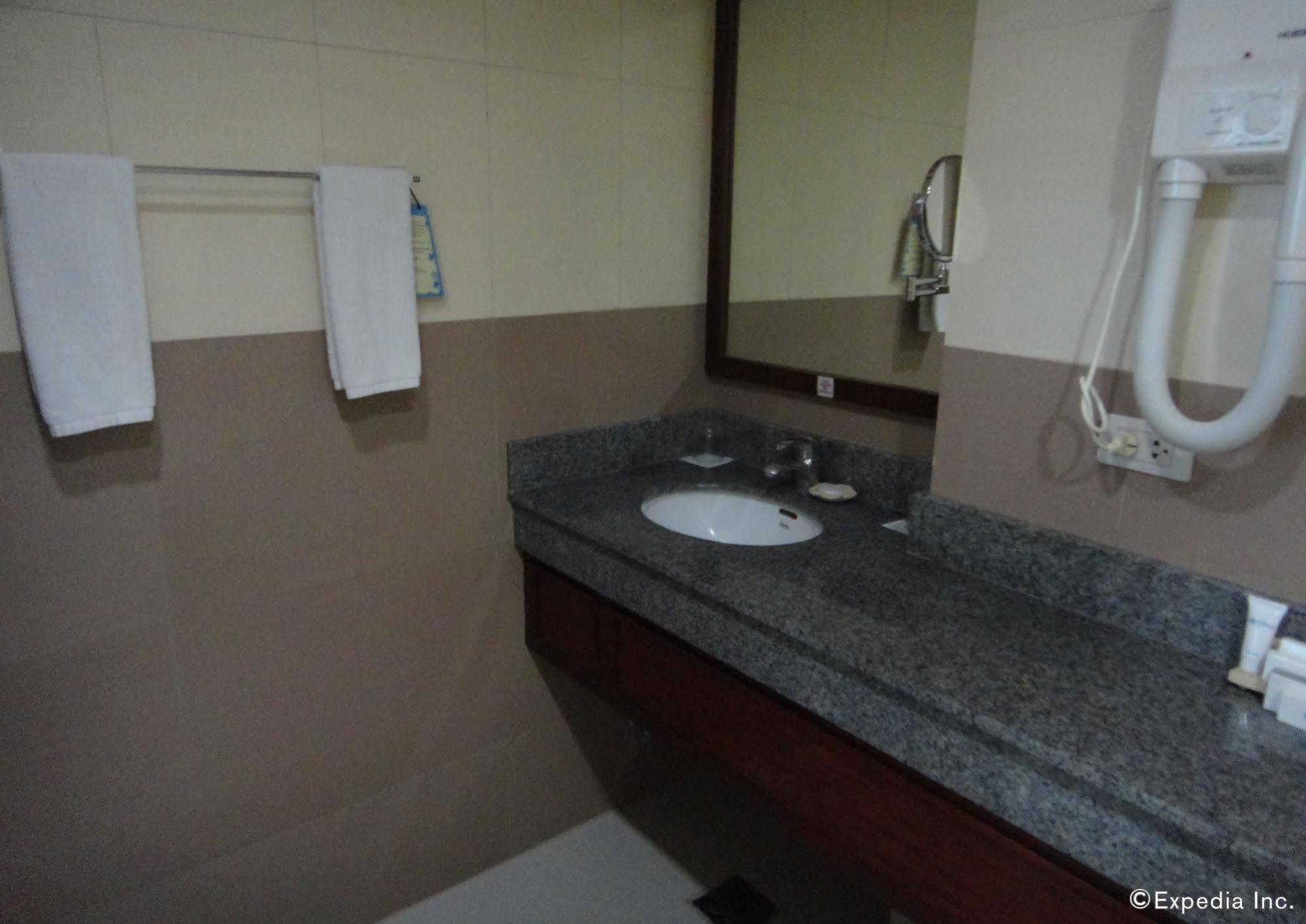 Parklane International Hotel 3*
