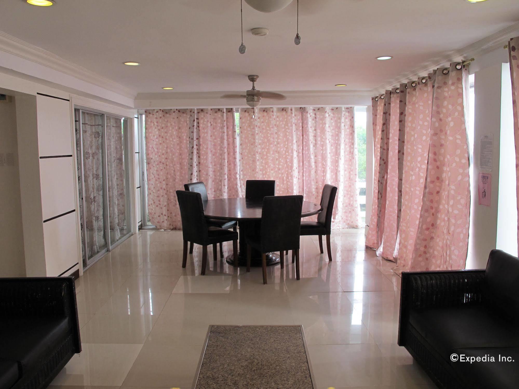 Resort Bluefins Lapu-Lapu City