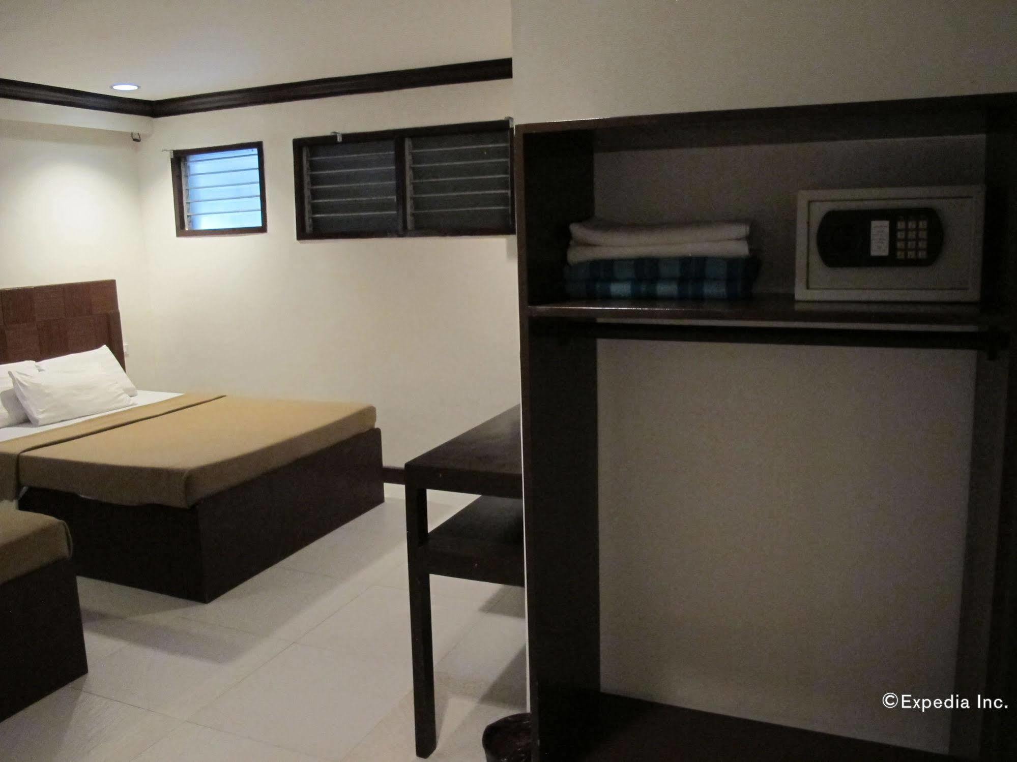 Resort Bluefins Lapu-Lapu City