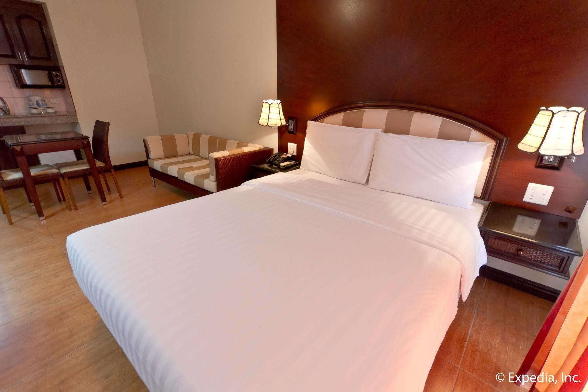 Egi & 2* Lapu-Lapu City