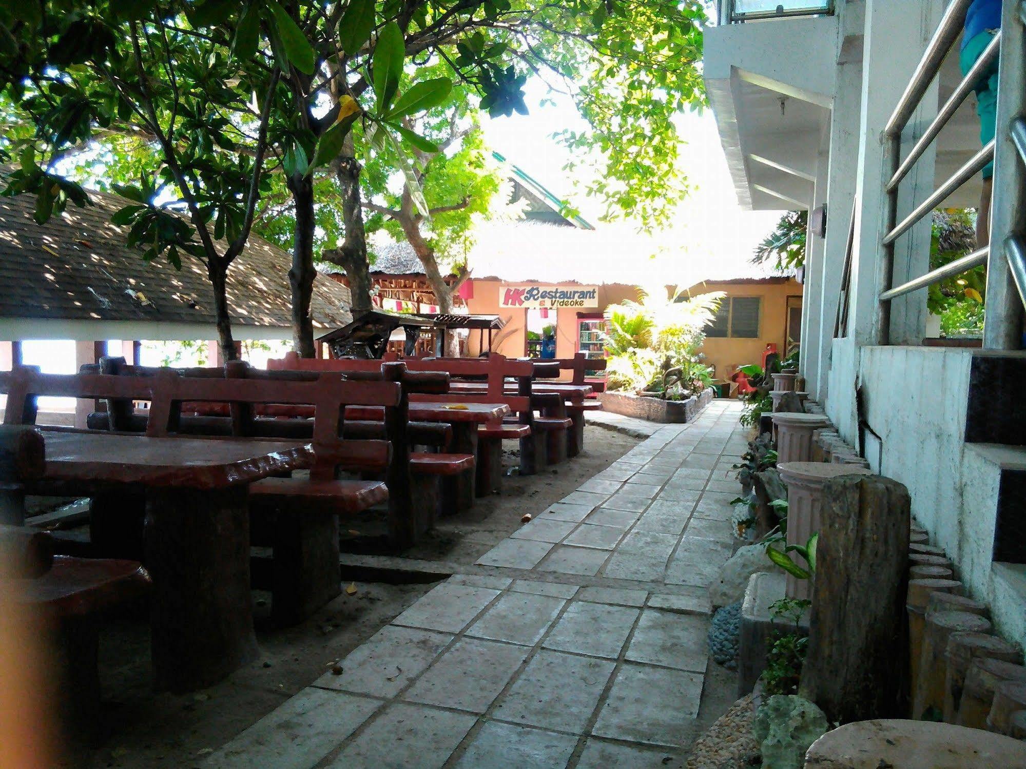 Hk And Restaurant 2* Moalboal