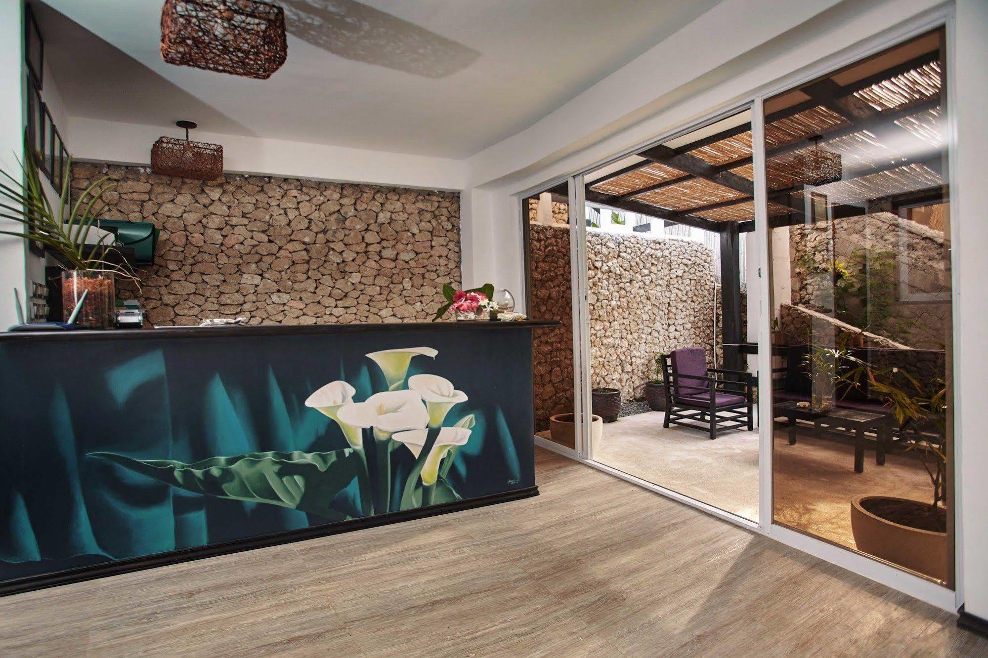 Blanco Hotel 3*