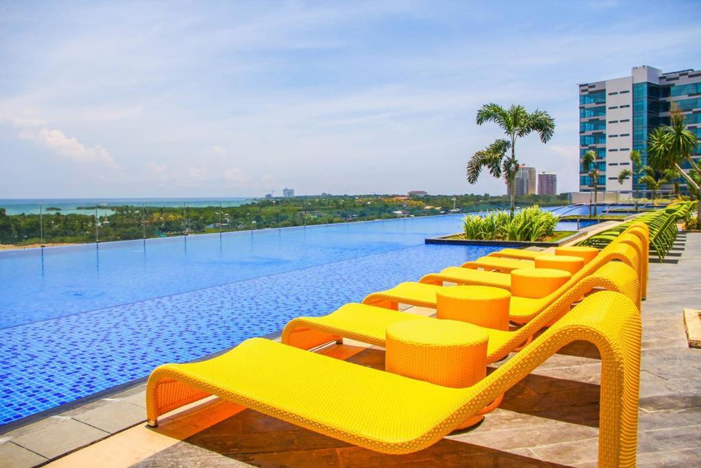 Mactan Newtown Cebu Affordable Suite!