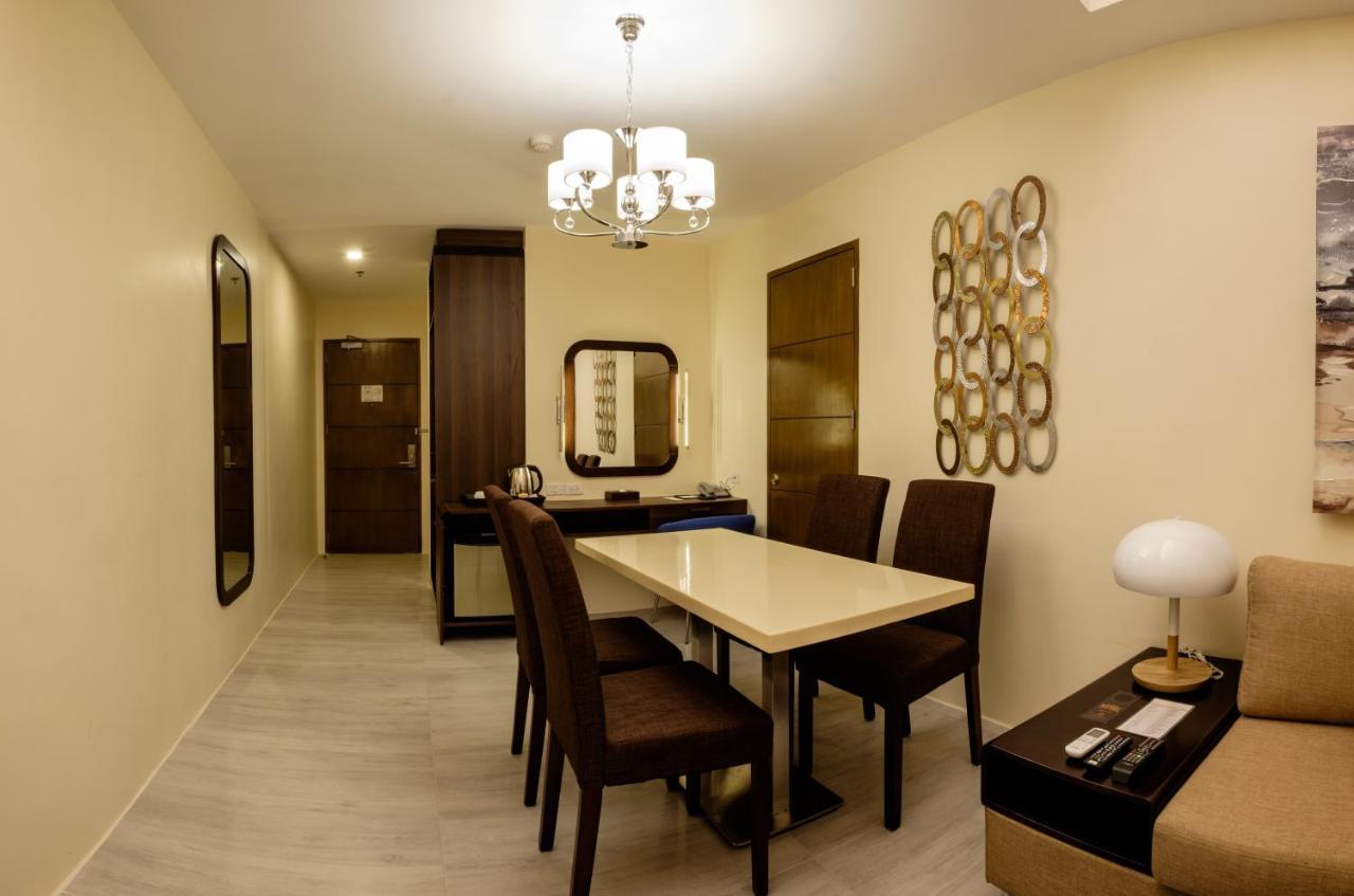 Hotel One & 4*