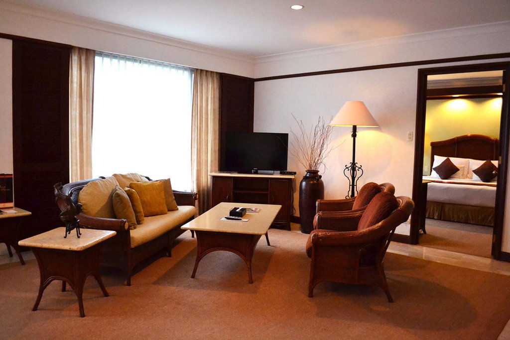 Waterfront Airport And Casino 4*