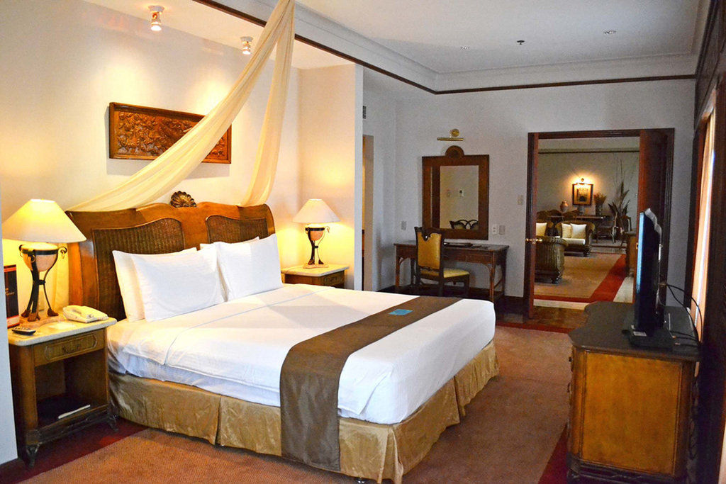 Waterfront Airport And Casino Lapu-Lapu City