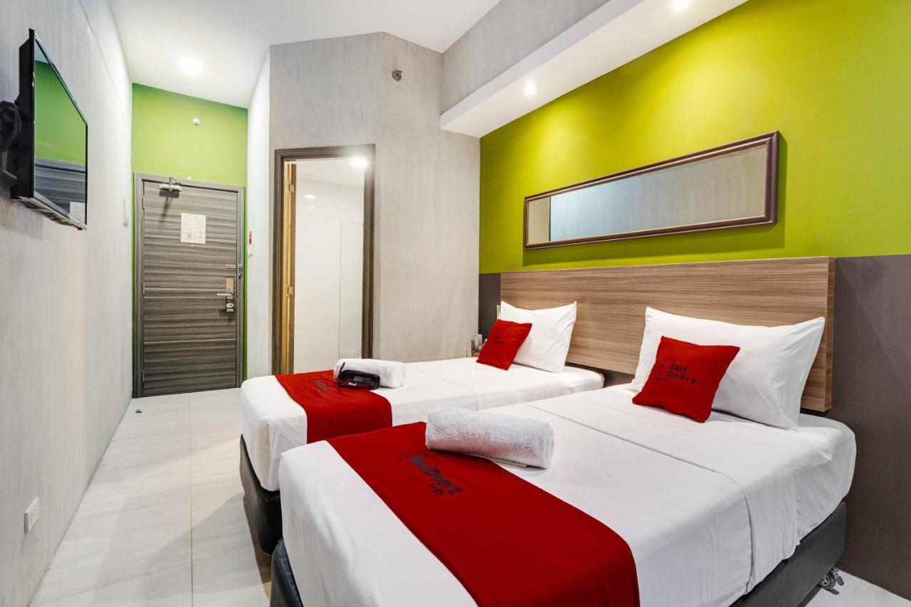 Reddoorz @ Jones Avenue 3* Cebu