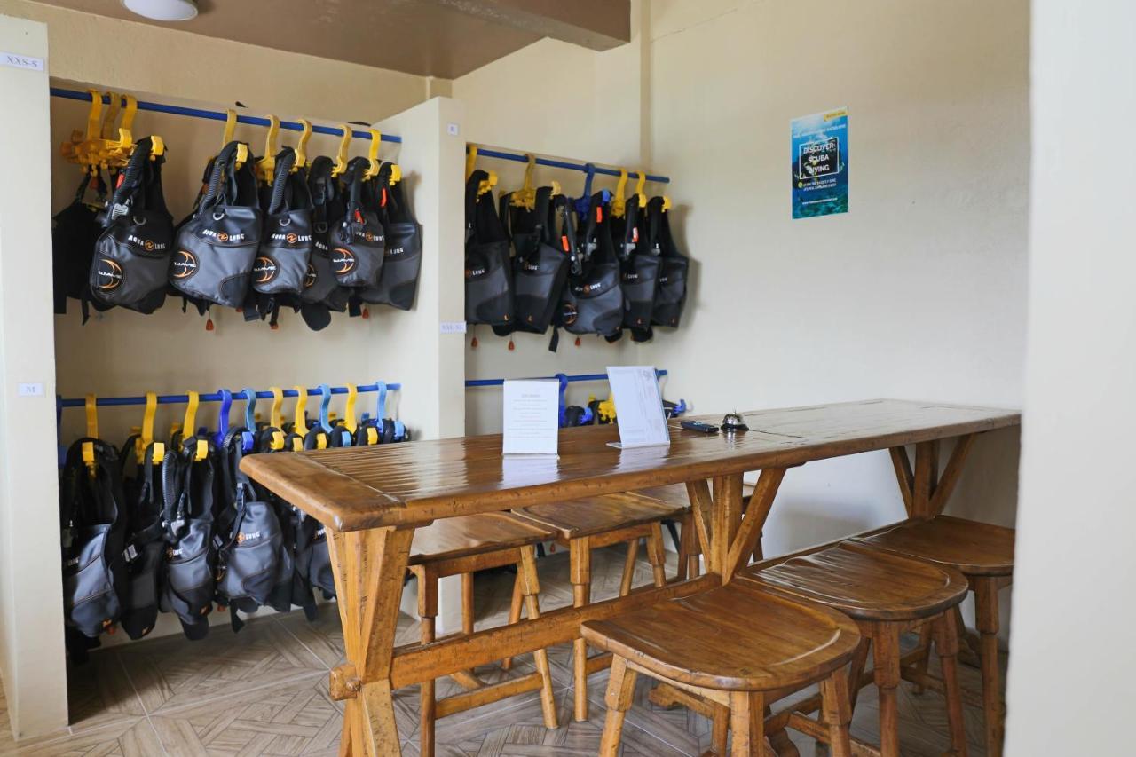 Turtle Bay Dive 4*