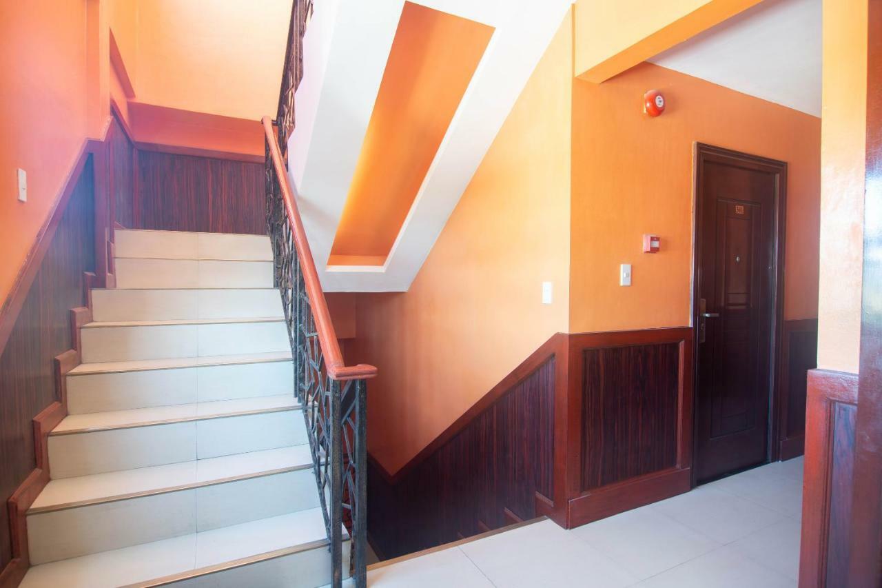 Hotel Oyo 159 San Remigio Pensionne Cebu