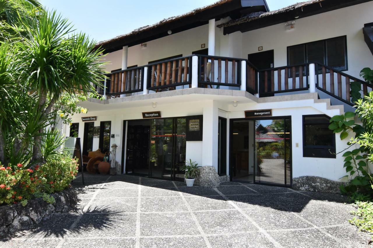 Dolphin House Resort