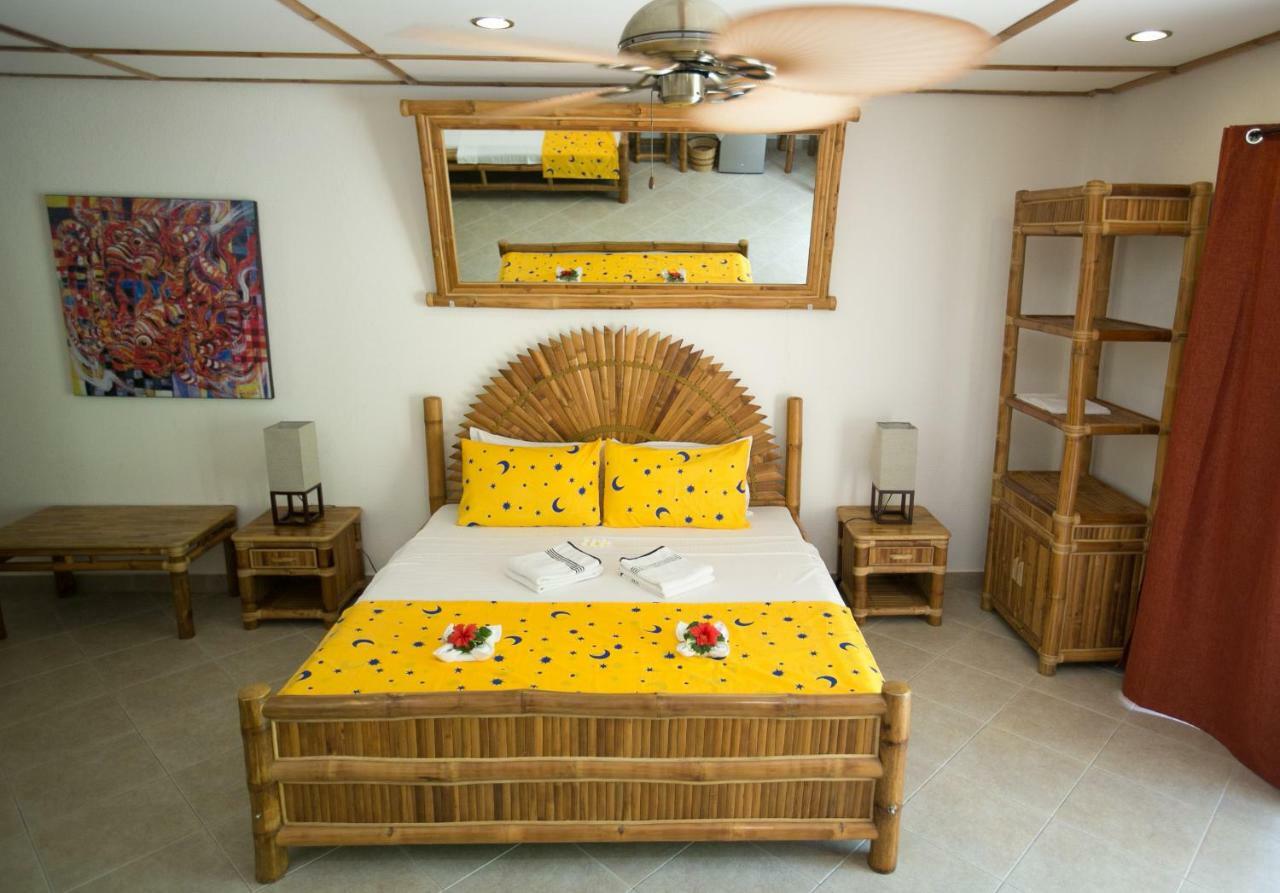 Dolphin House 5*