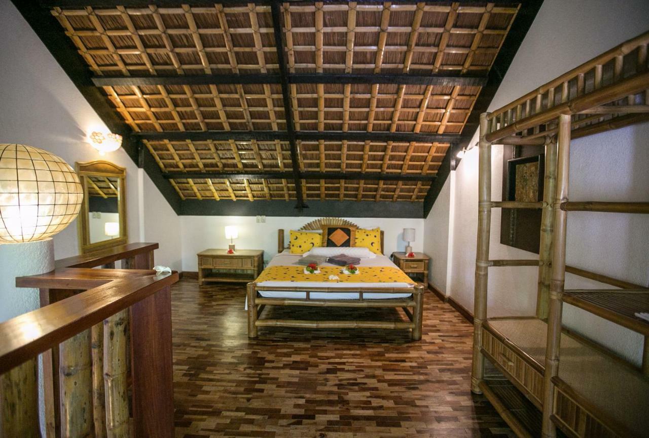 Dolphin House 5* Moalboal
