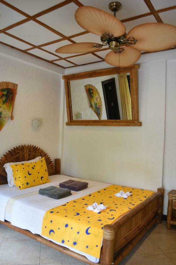 Dolphin House Resort