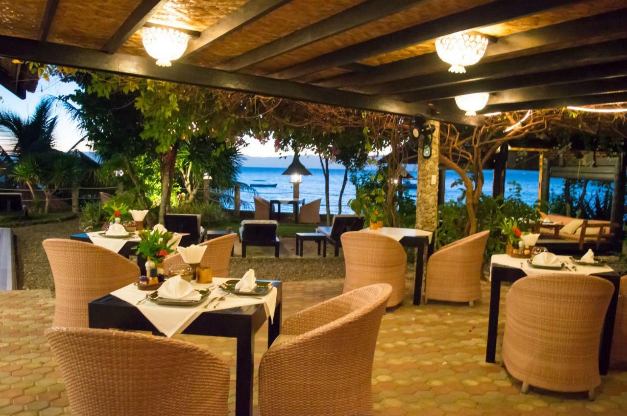 Dolphin House Resort