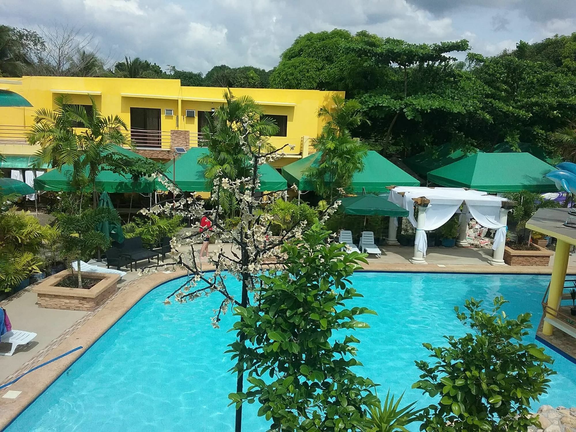 Hotel Tropics
